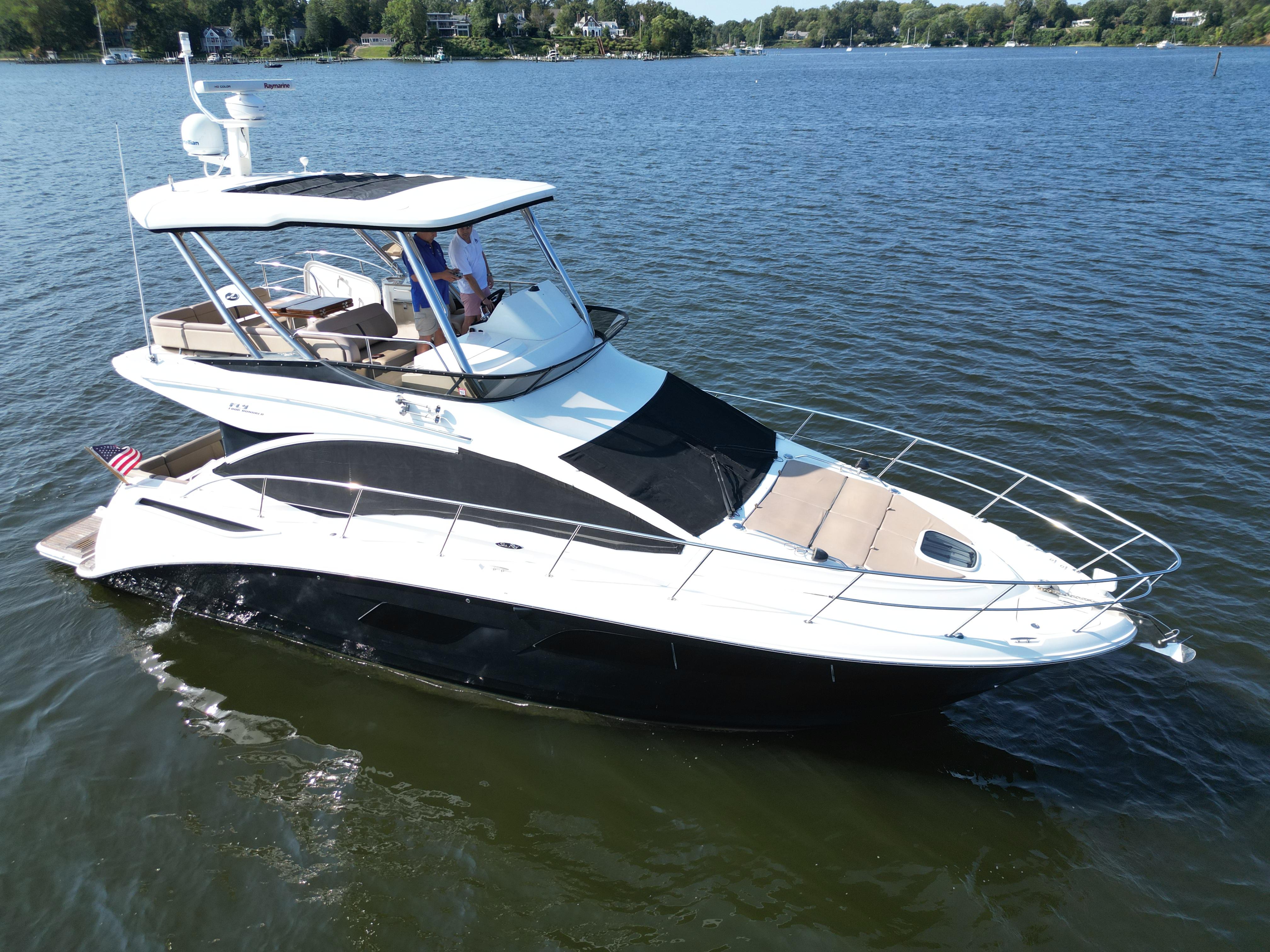 2017 Sea Ray Fly 400 — photo 2