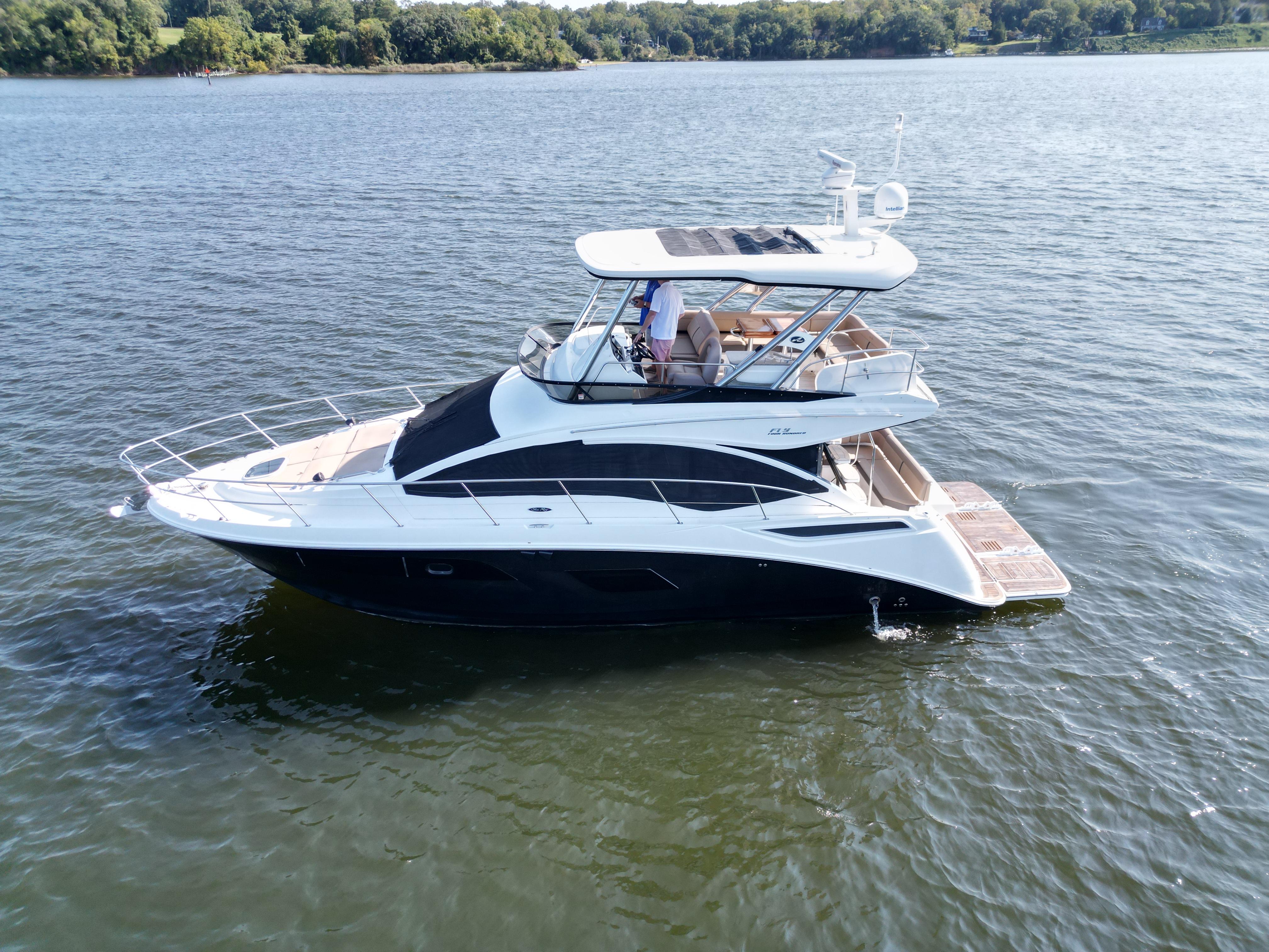 2017 Sea Ray Fly 400 — photo 7