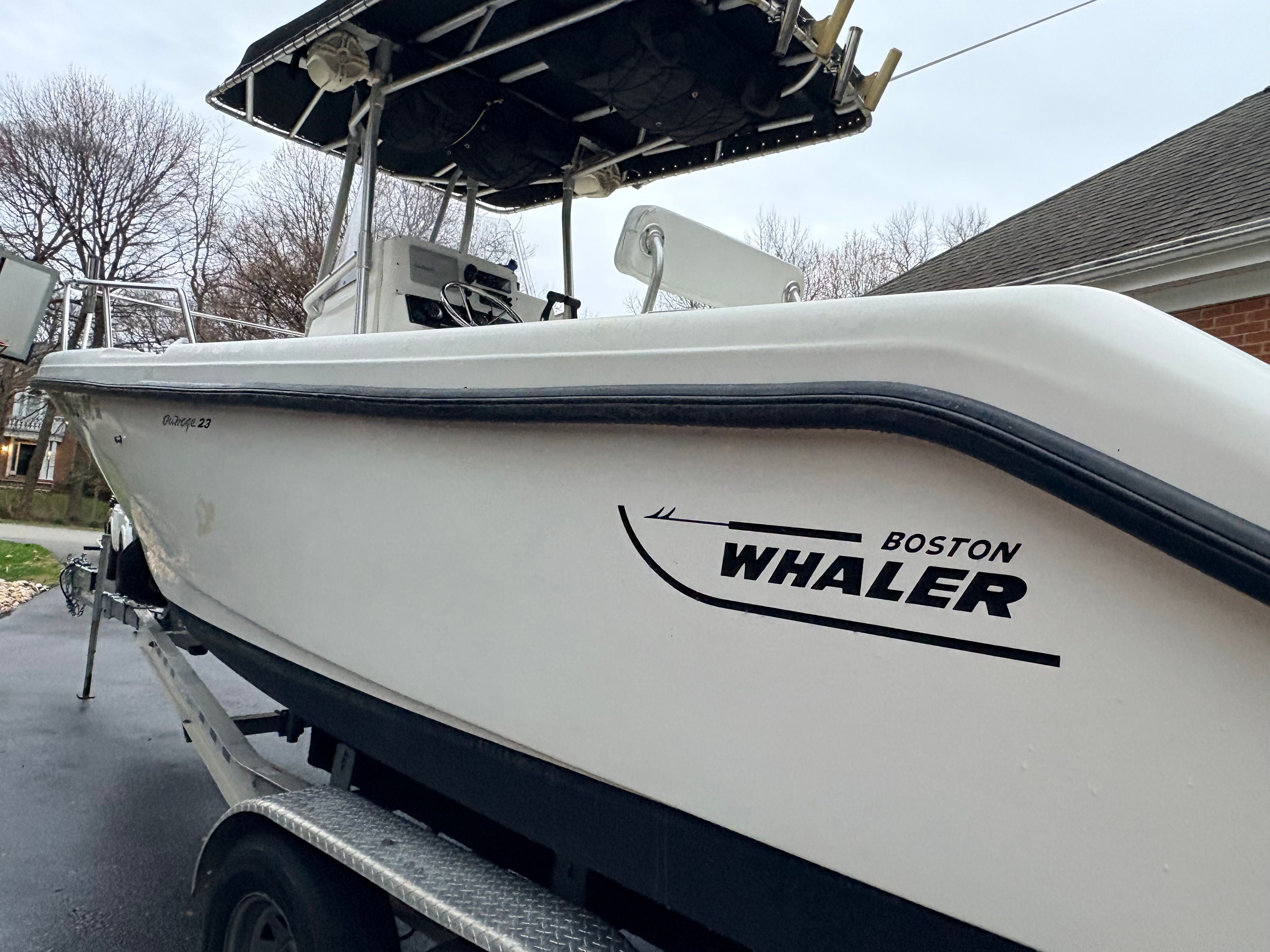 1999 Boston Whaler 230 Outrage — photo 5