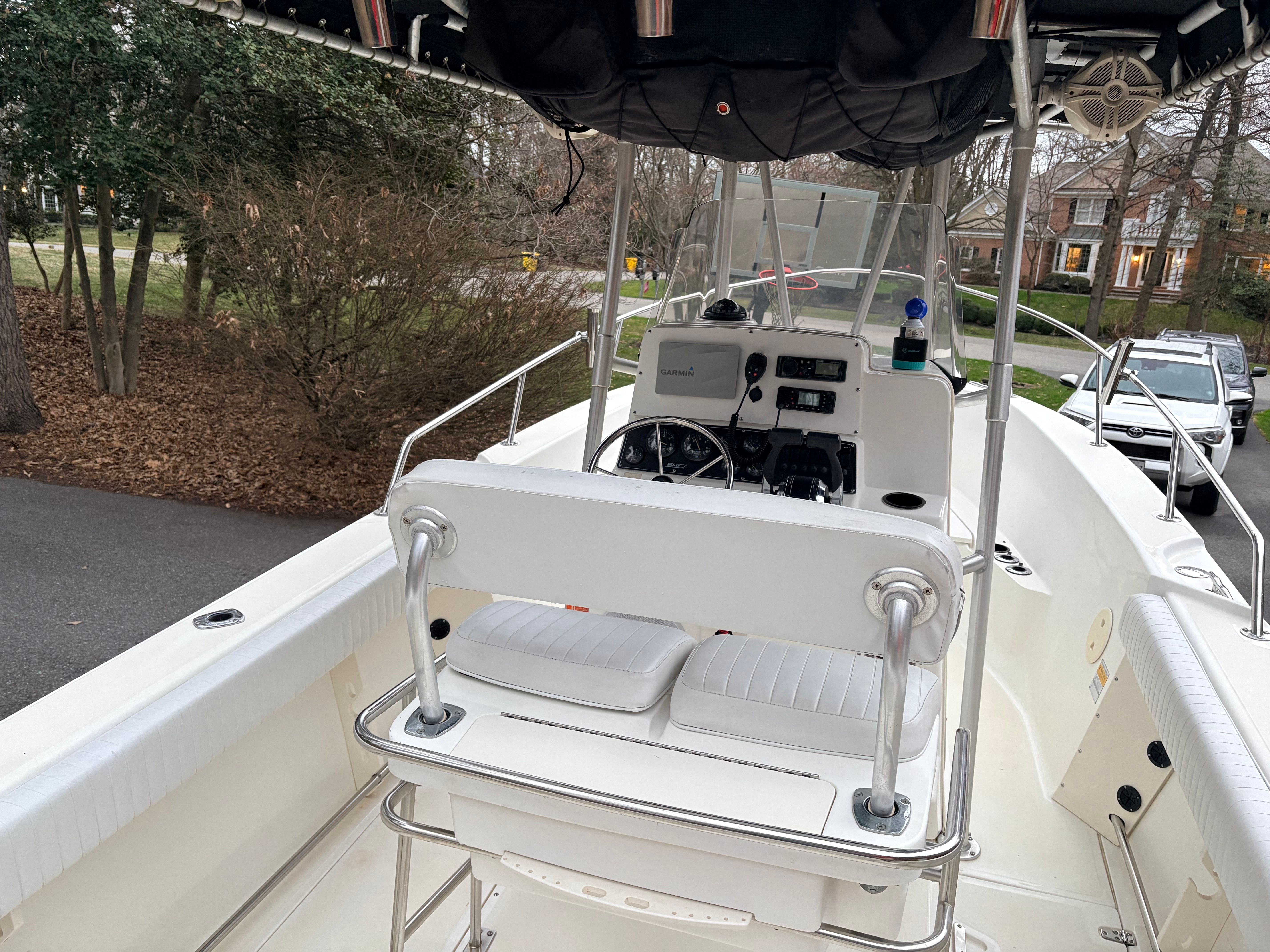1999 Boston Whaler 230 Outrage — photo 8