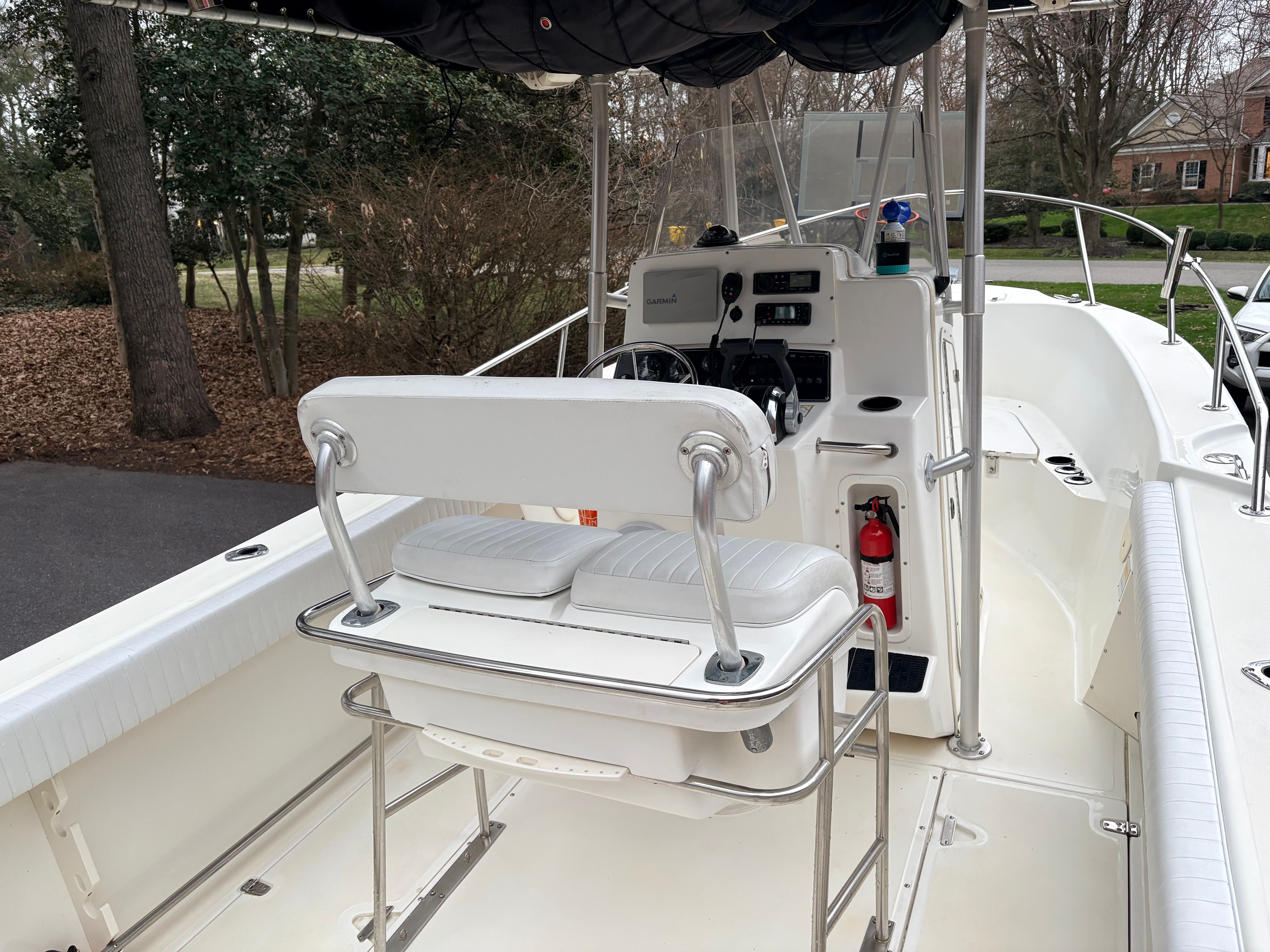 1999 Boston Whaler 230 Outrage — photo 9
