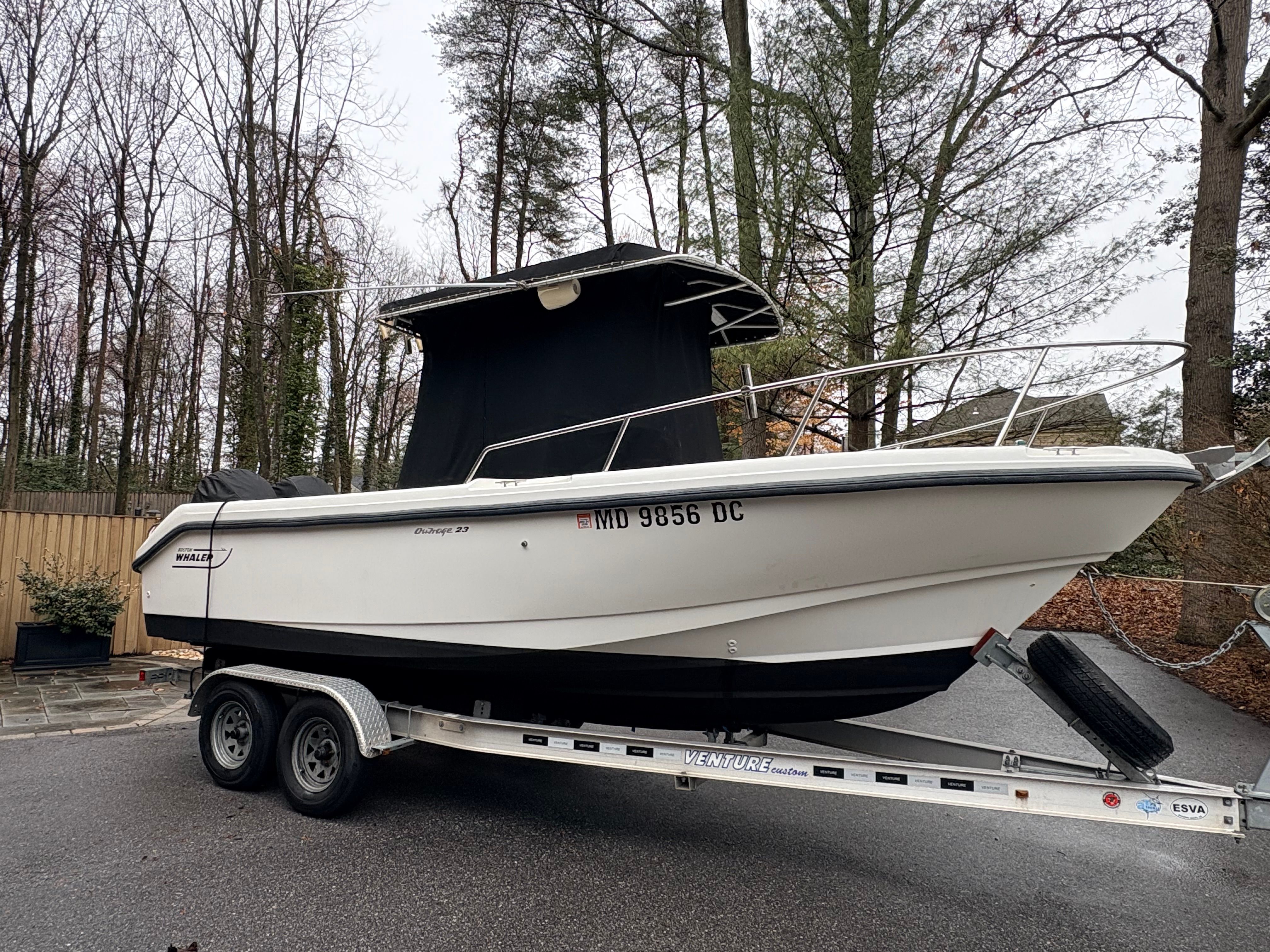 1999 Boston Whaler 230 Outrage — photo 12