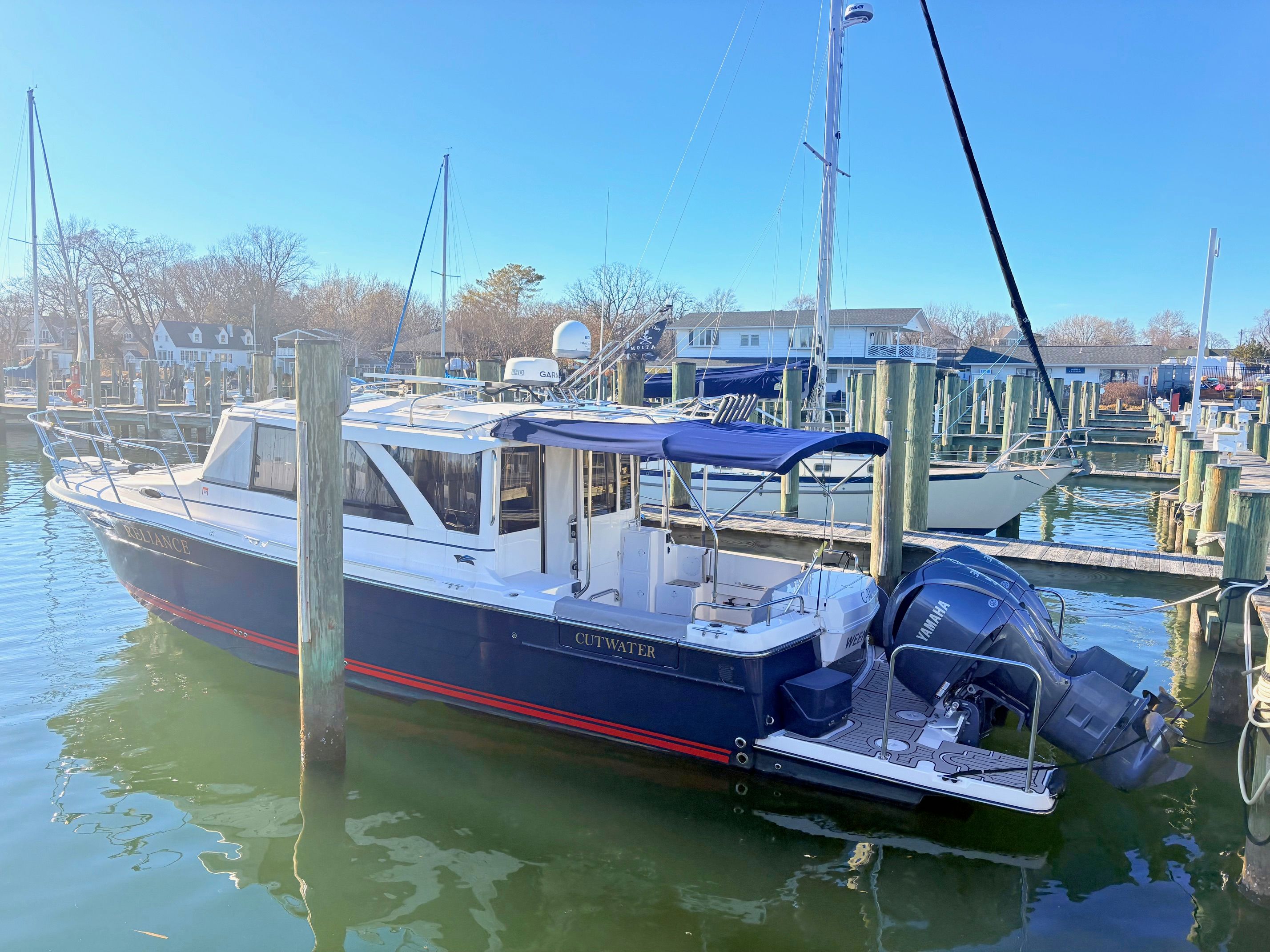 2023 Cutwater 32 Coupe — photo 3