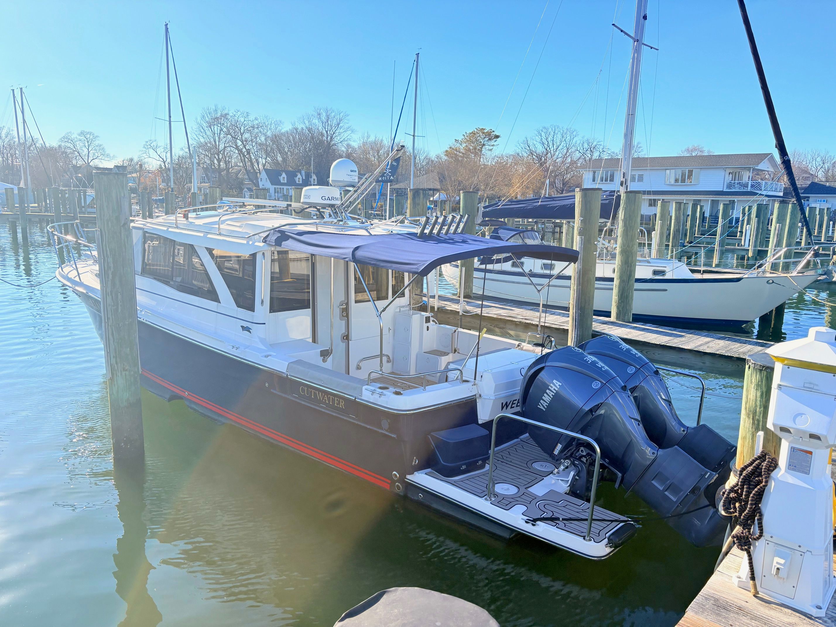 2023 Cutwater 32 Coupe — photo 6