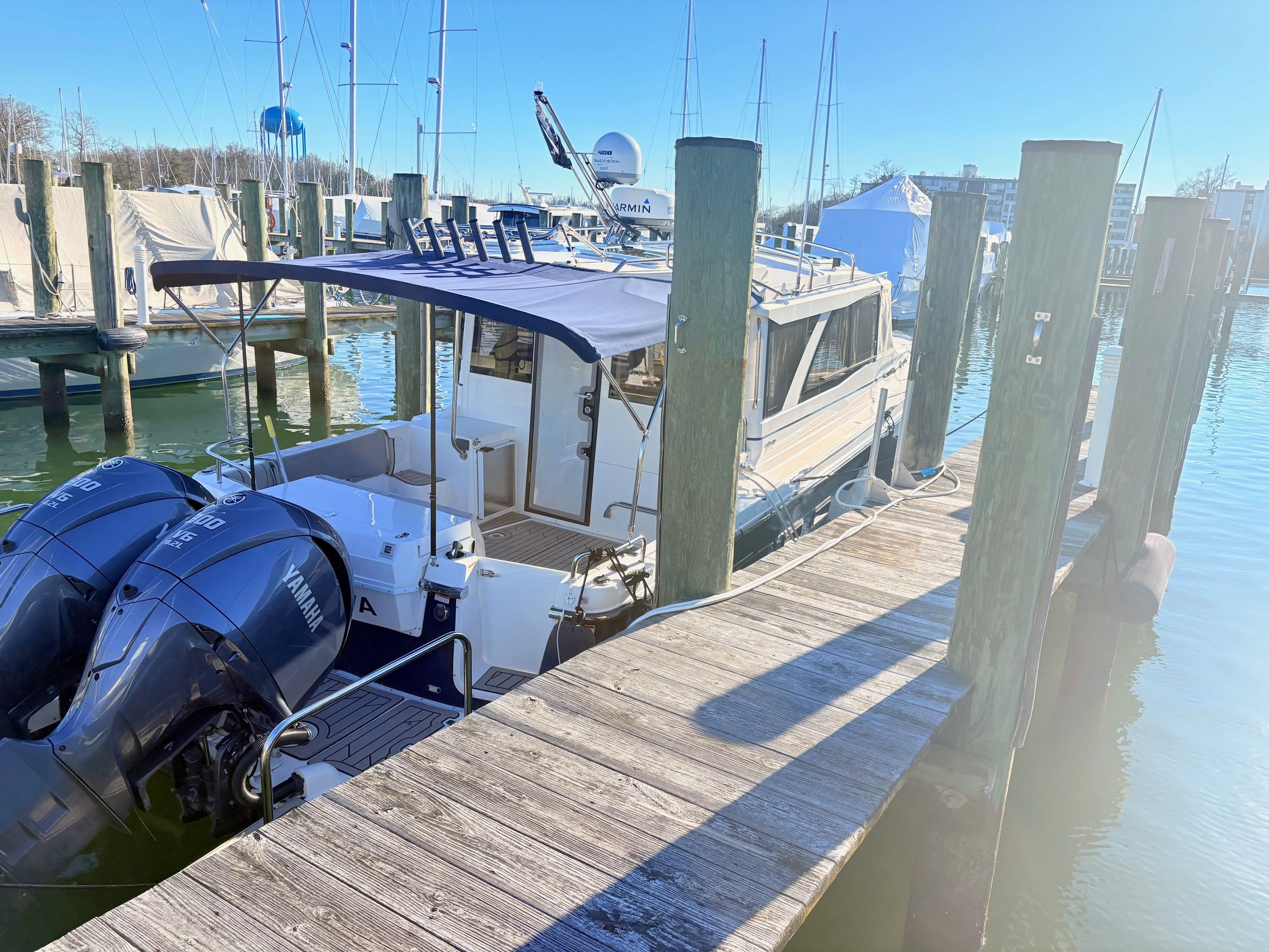 2023 Cutwater 32 Coupe — photo 12