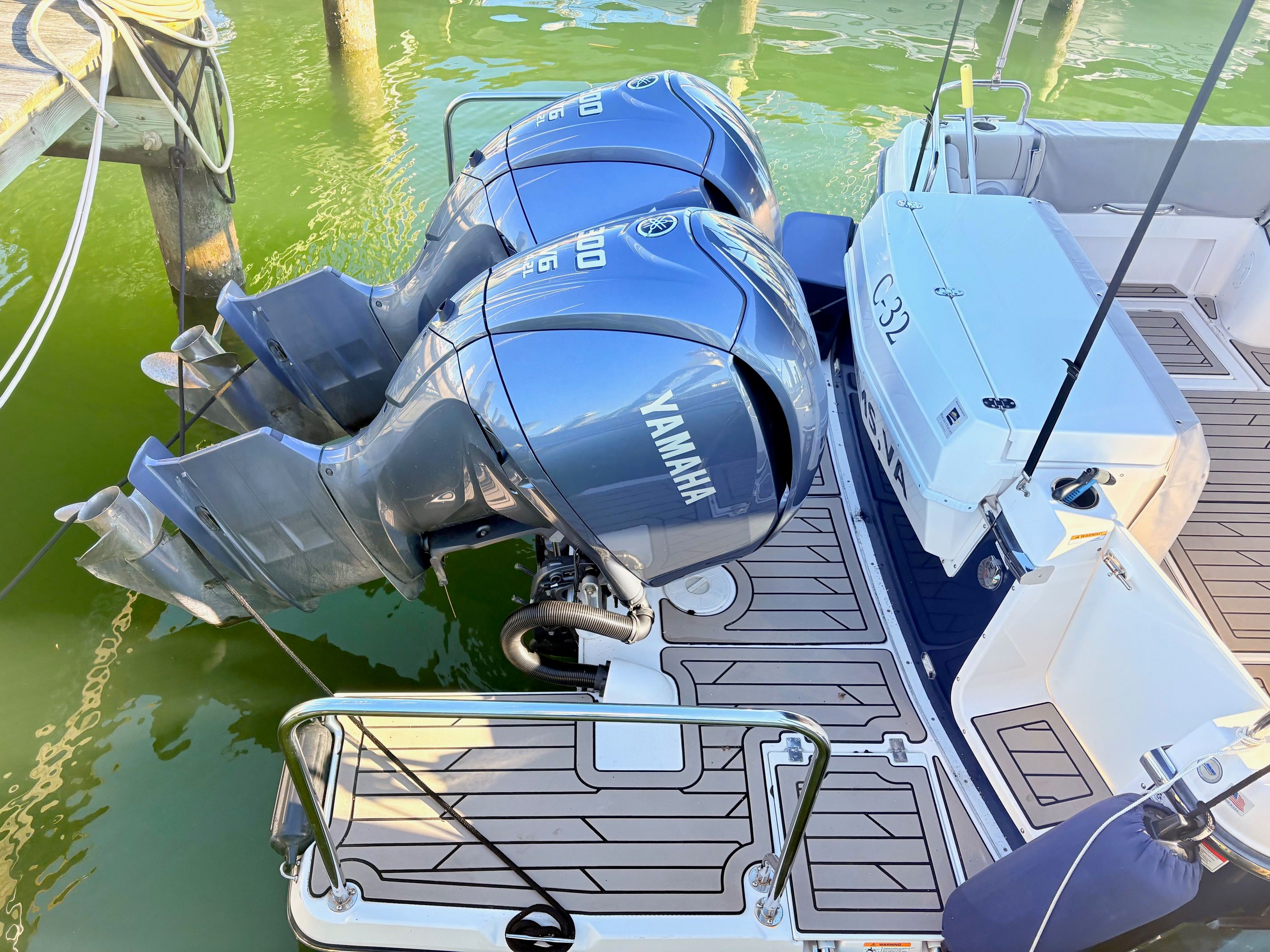 2023 Cutwater 32 Coupe — photo 13