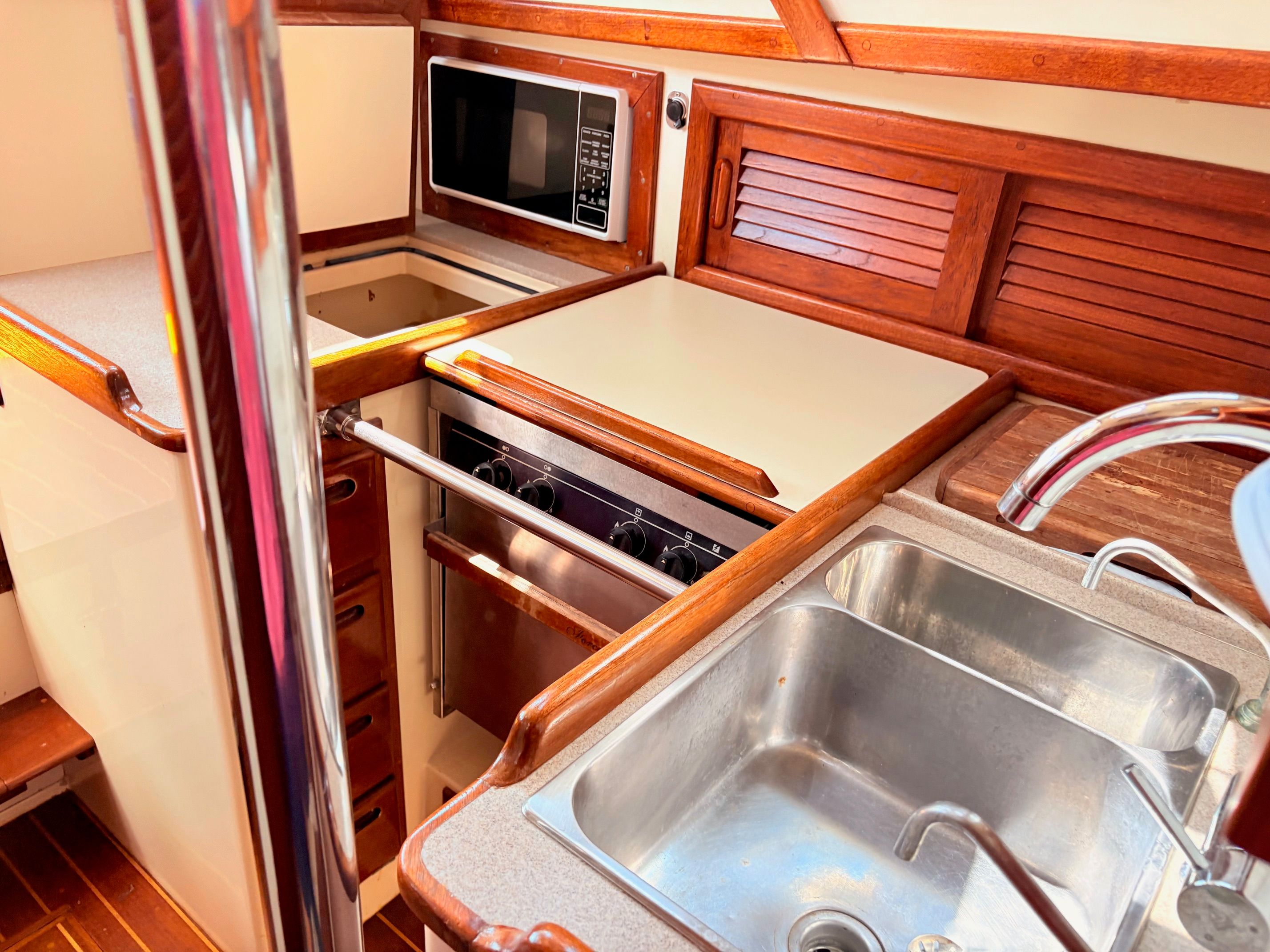 1995 Pacific Seacraft Pilothouse 32 — photo 8