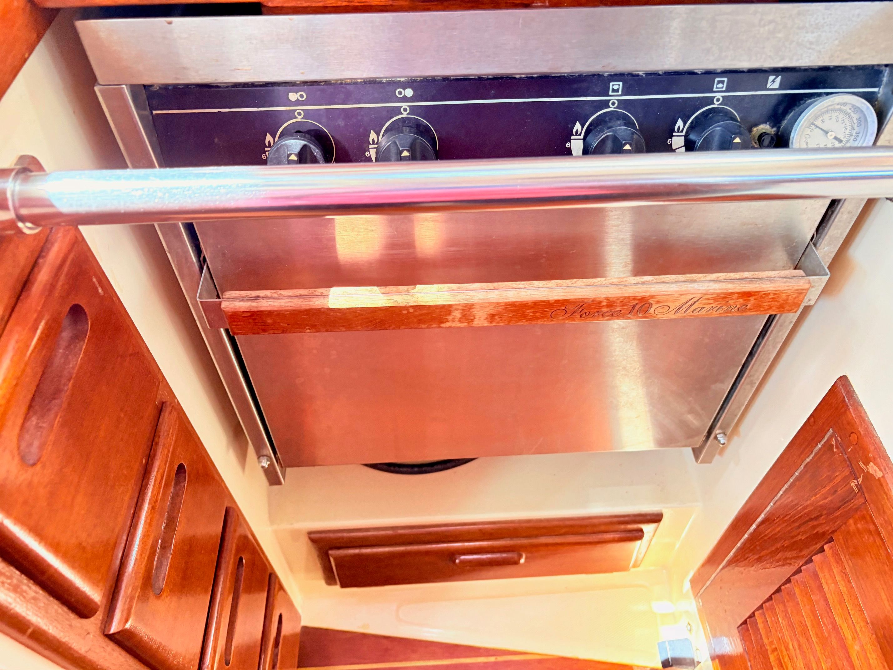 1995 Pacific Seacraft Pilothouse 32 — photo 10
