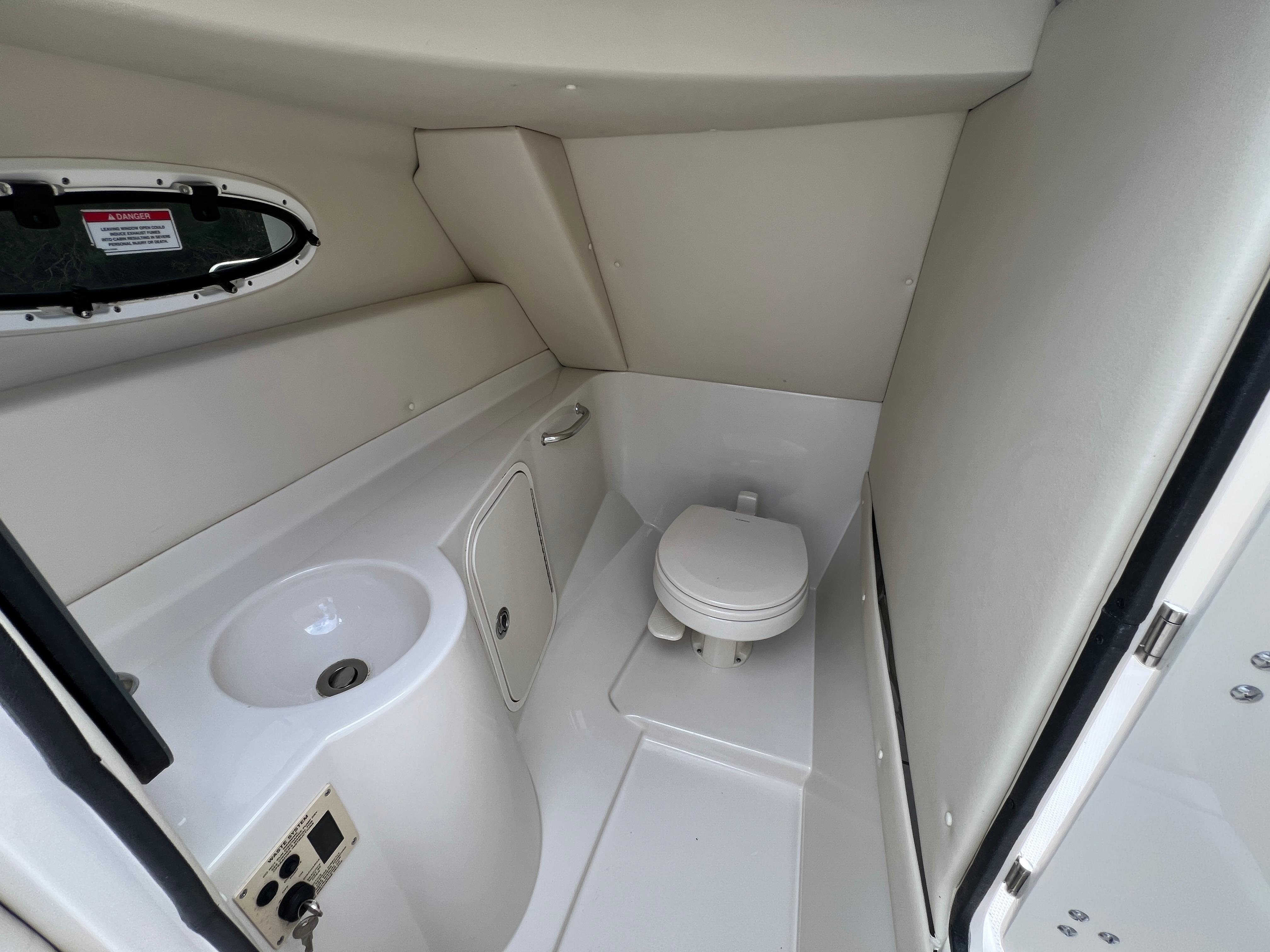 2010 Sea Ray 280 Sundeck — photo 6