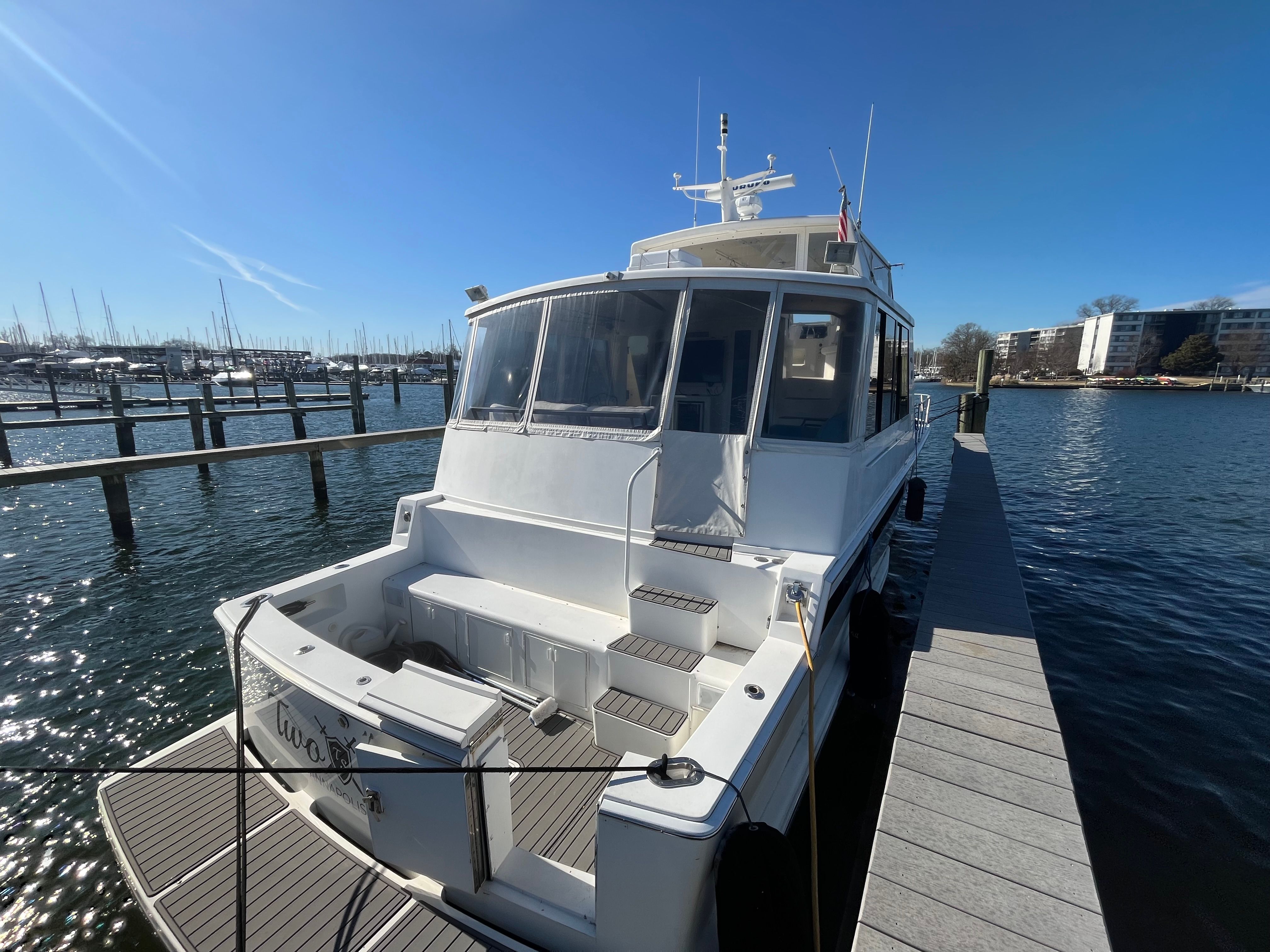 1996 Viking 60 Cockpit Sport Yacht — photo 5