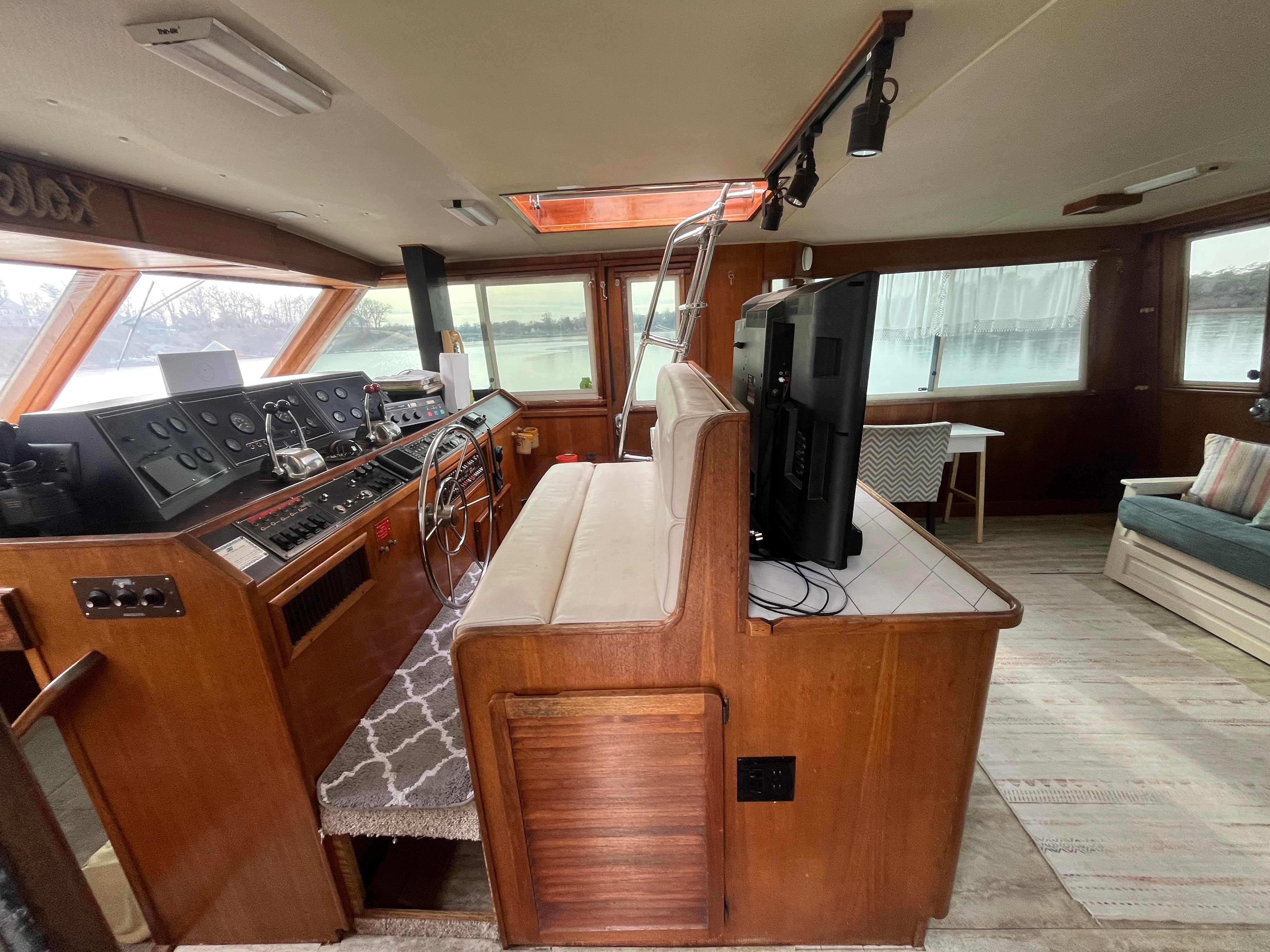 1987 Chris-Craft 500 Constellation — photo 11