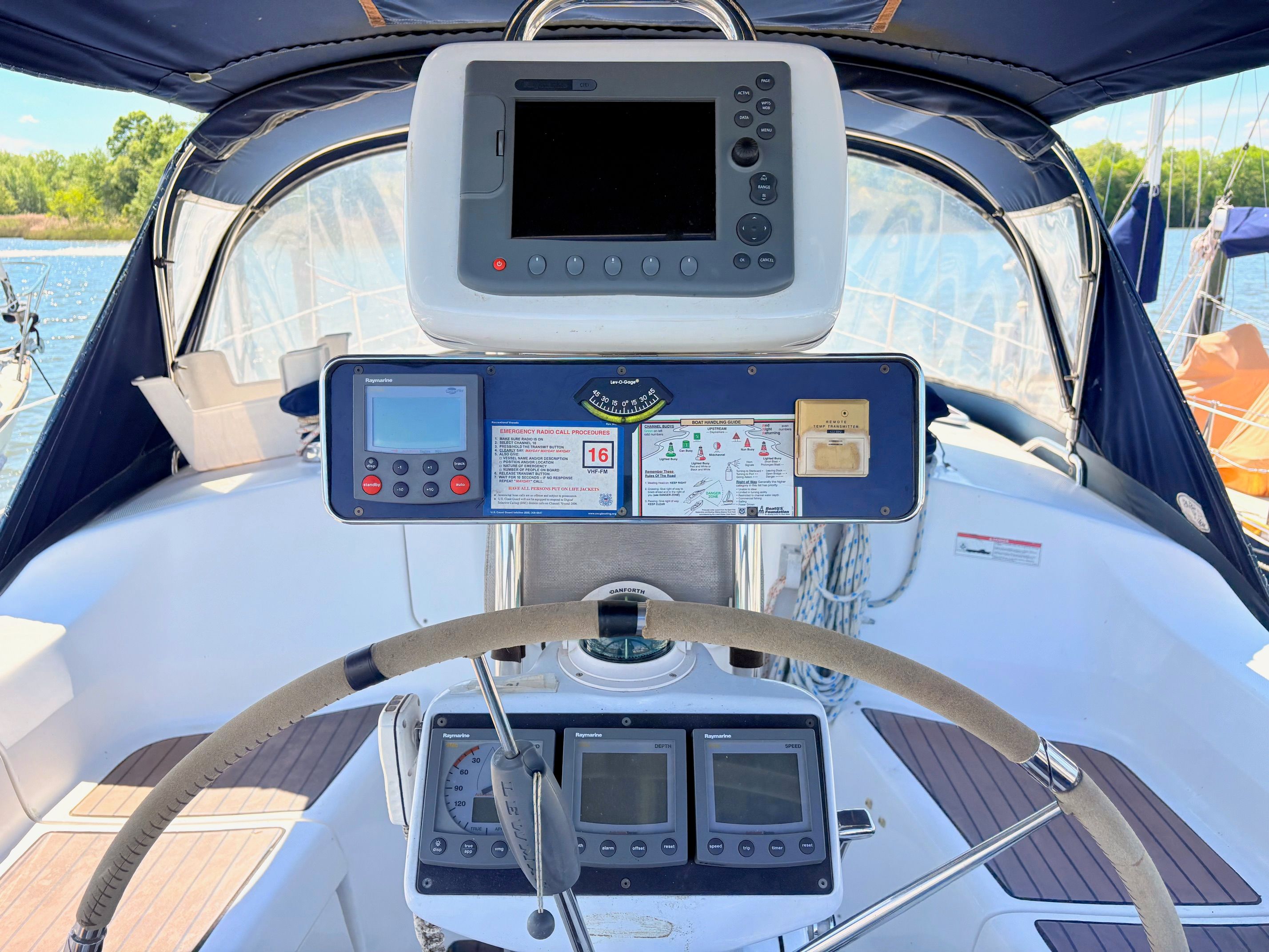 2006 Hunter 38 — photo 9
