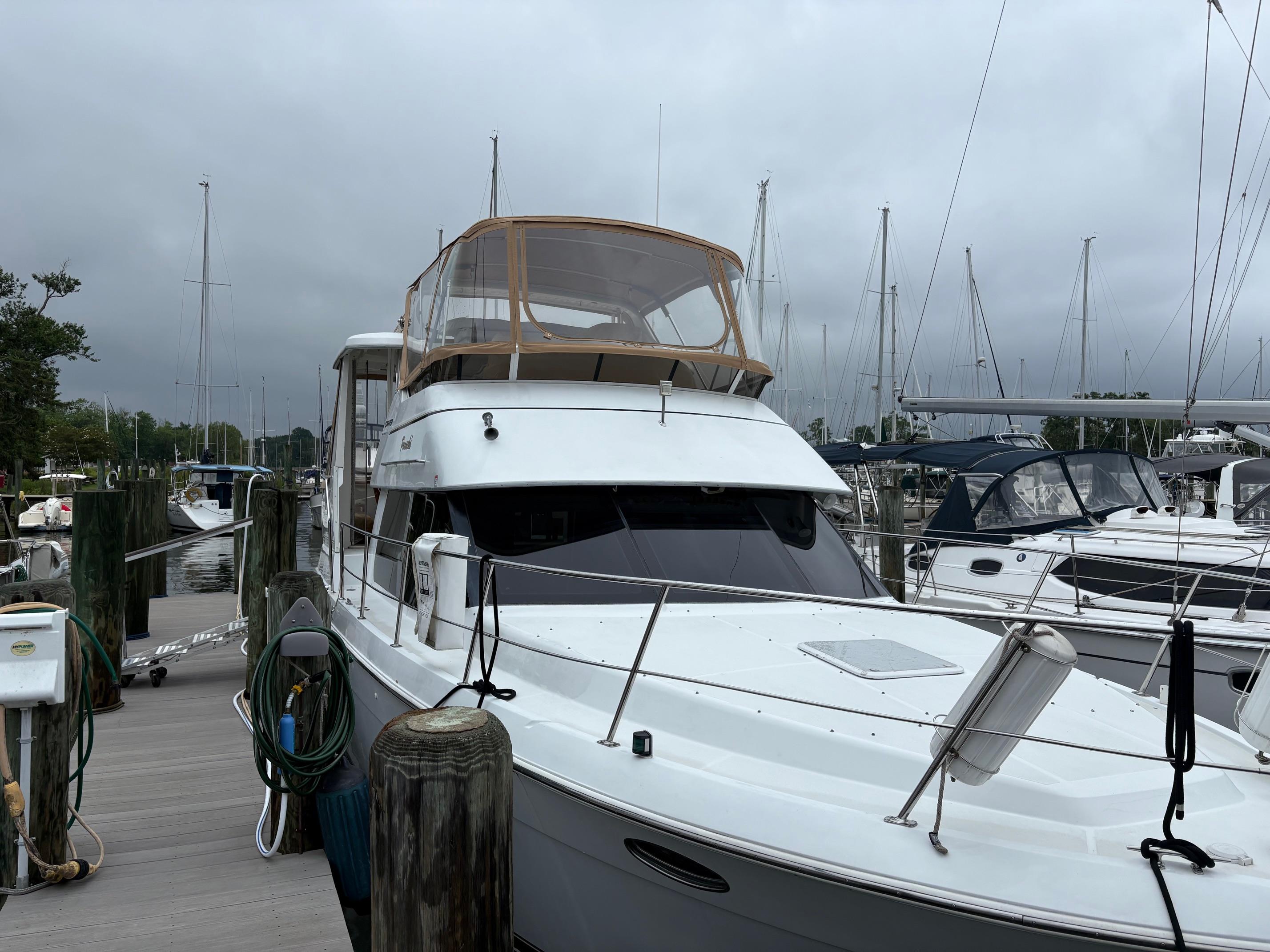 1999 Carver 356 Motor Yacht — photo 6