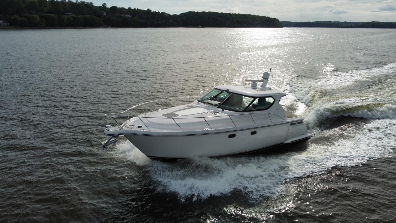 2008 Tiara Yachts 4300 Sovran — photo 4