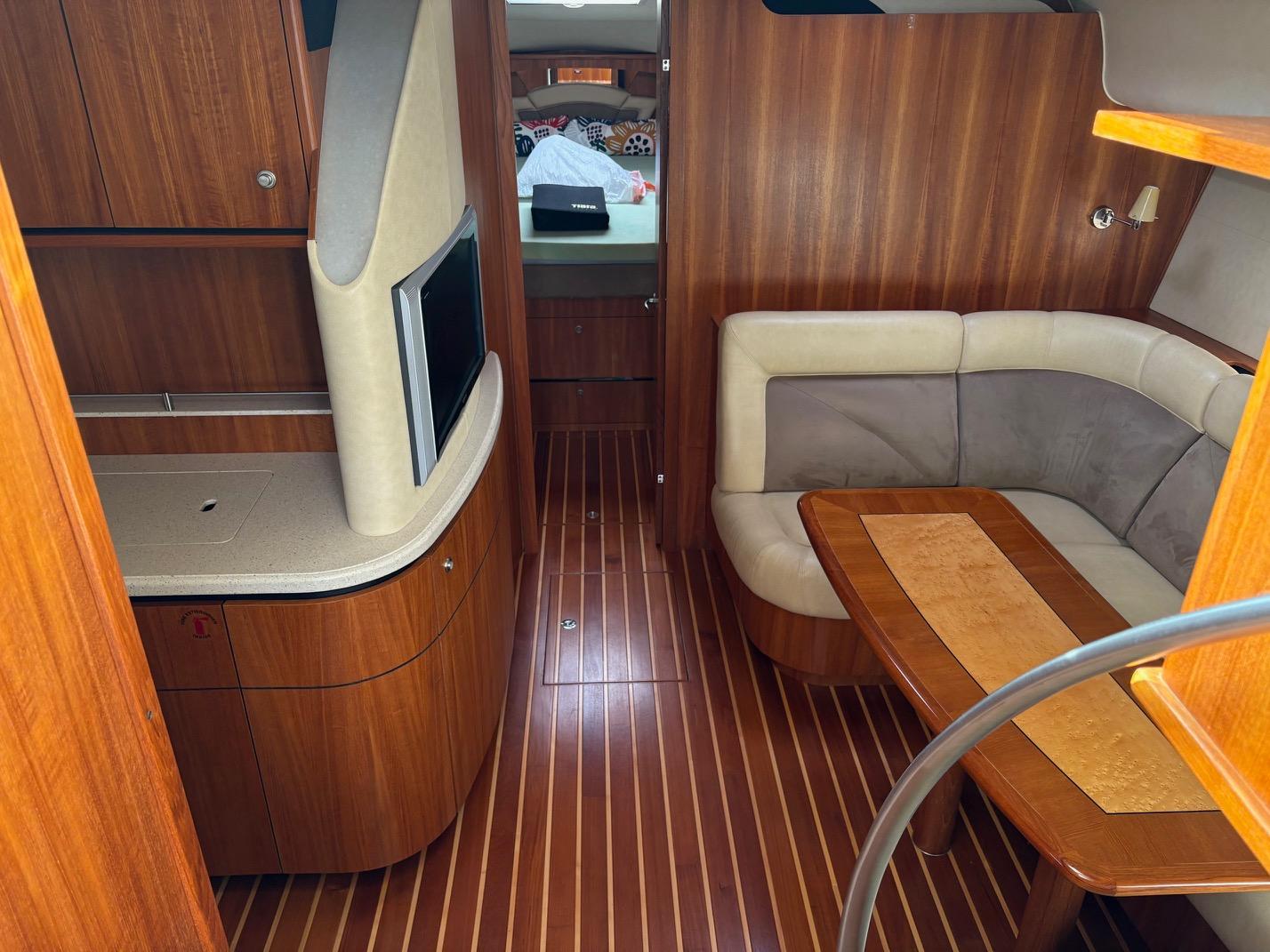 2008 Tiara Yachts 4300 Sovran — photo 12