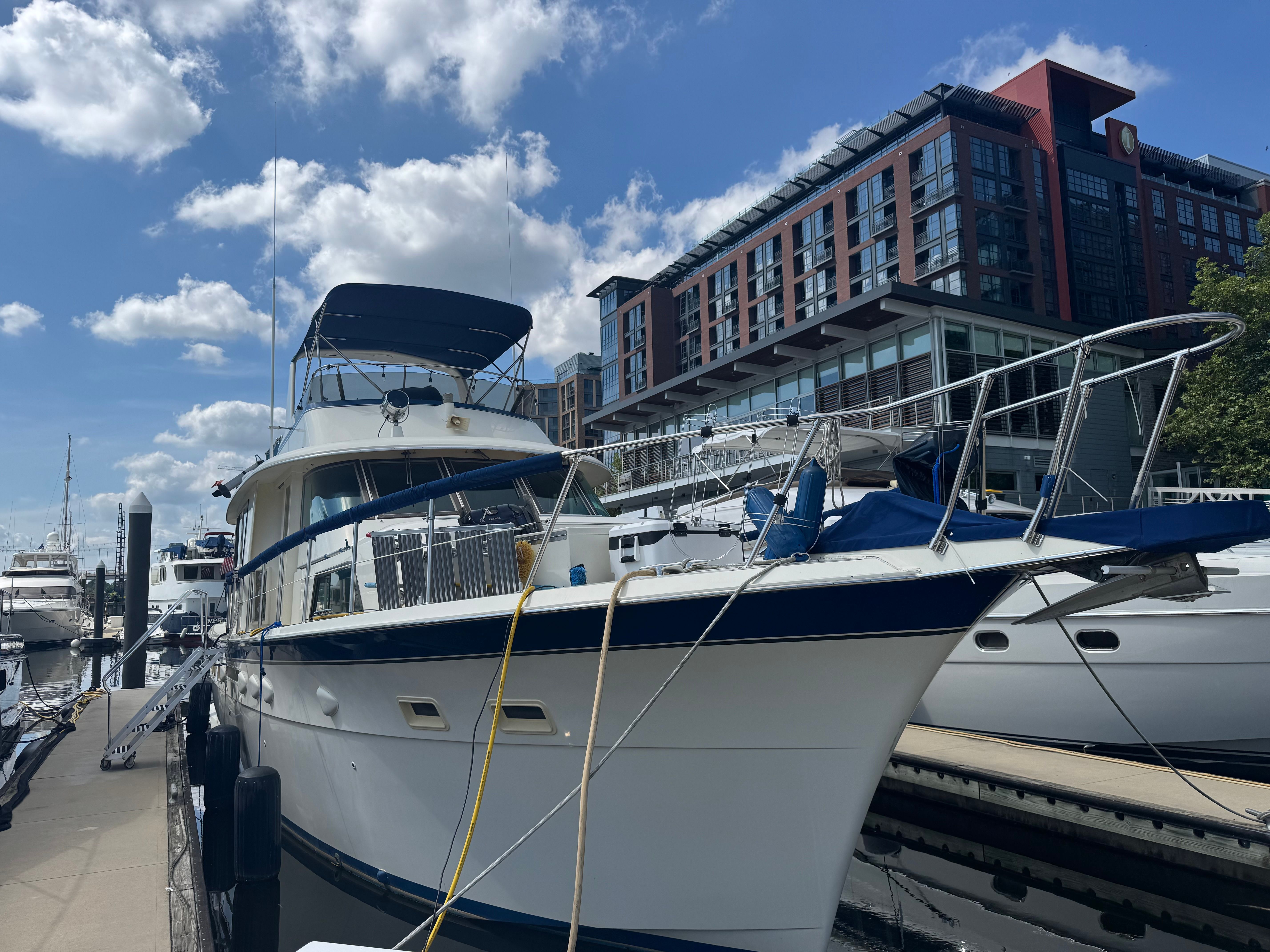 1985 Hatteras 53 Extended Deck — photo 4