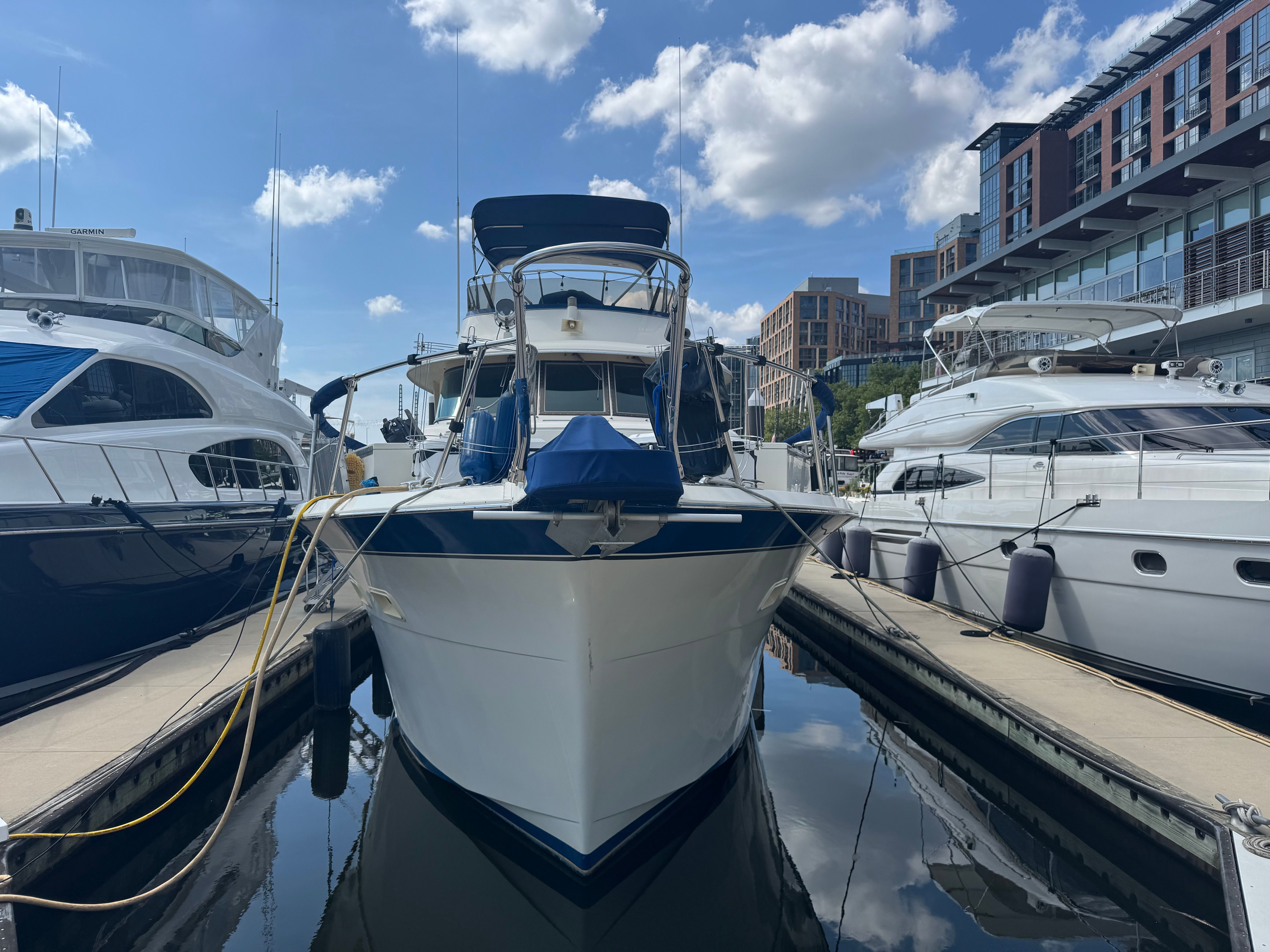 1985 Hatteras 53 Extended Deck — photo 5