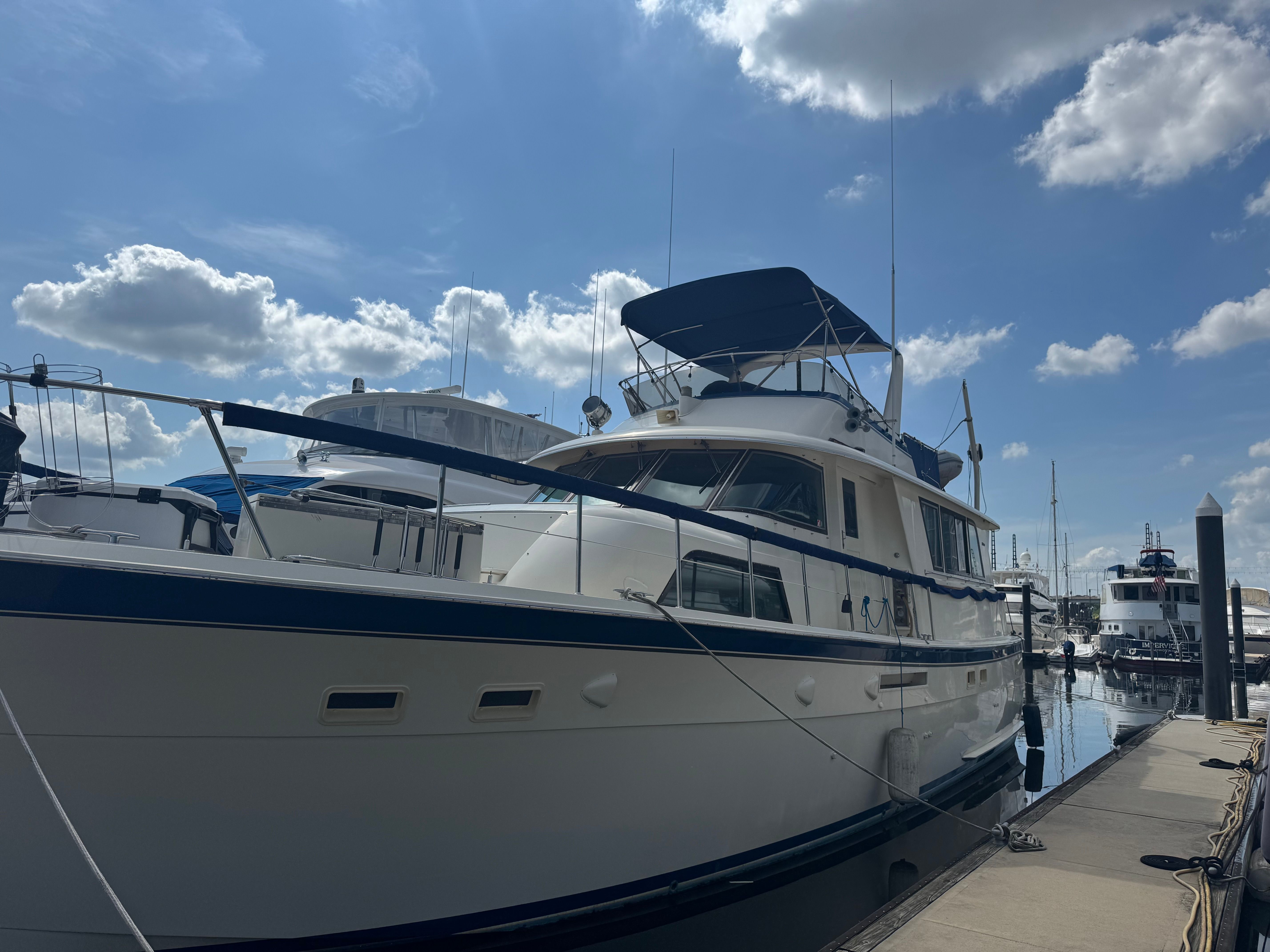 1985 Hatteras 53 Extended Deck — photo 8