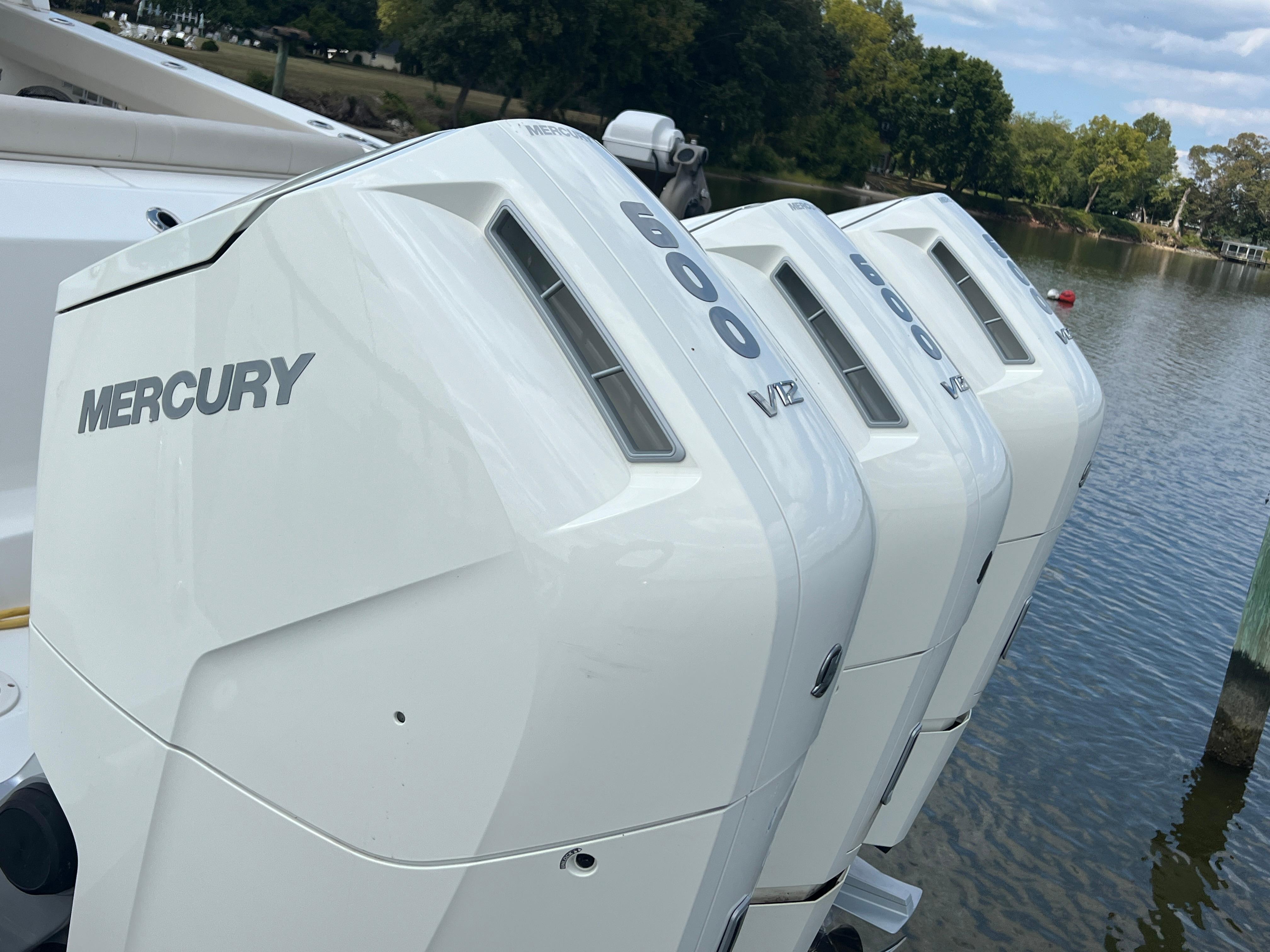2023 Boston Whaler 420 Outrage — photo 9