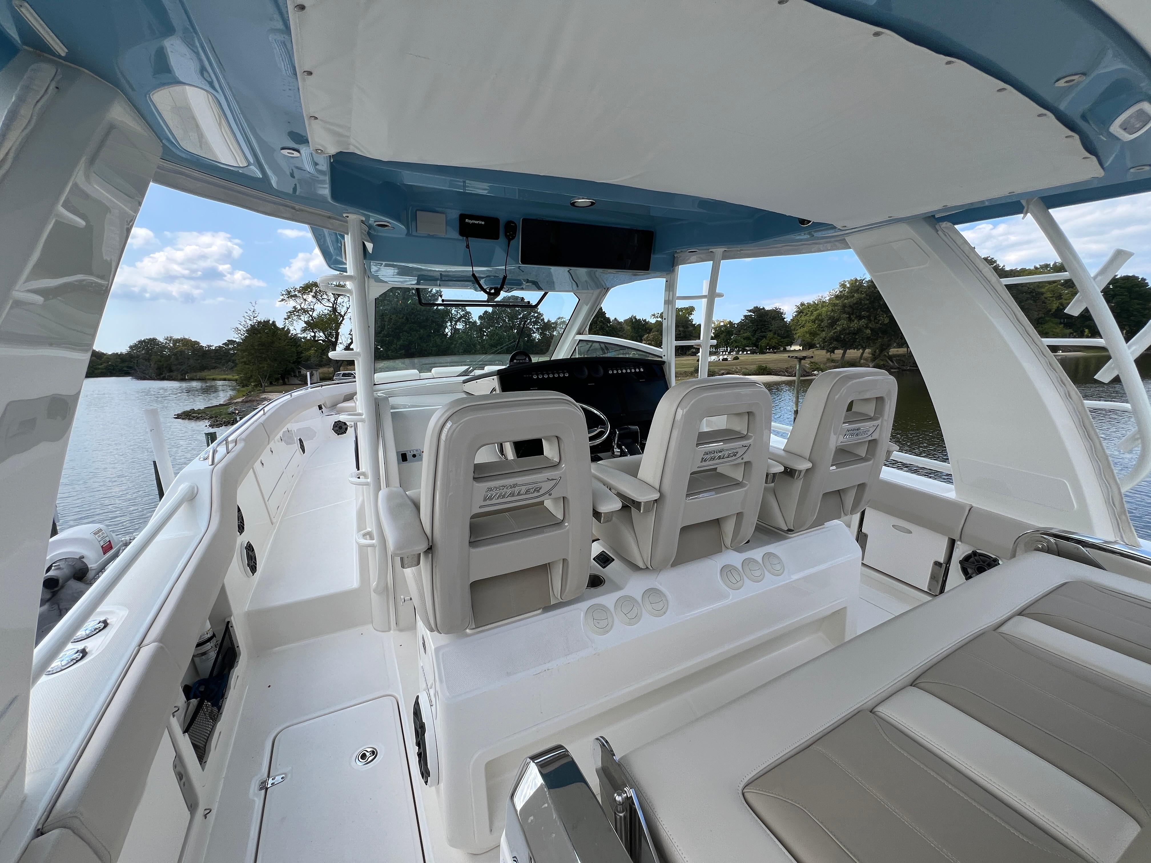 2023 Boston Whaler 420 Outrage — photo 12