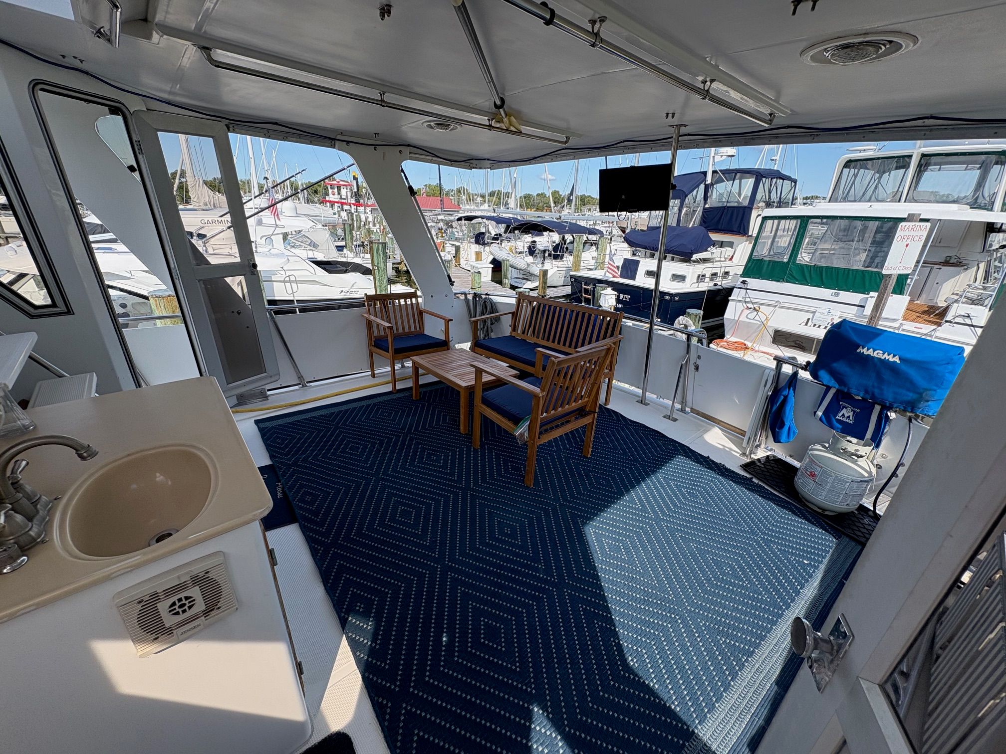 1987 Hi-Star 48 Sundeck — photo 7