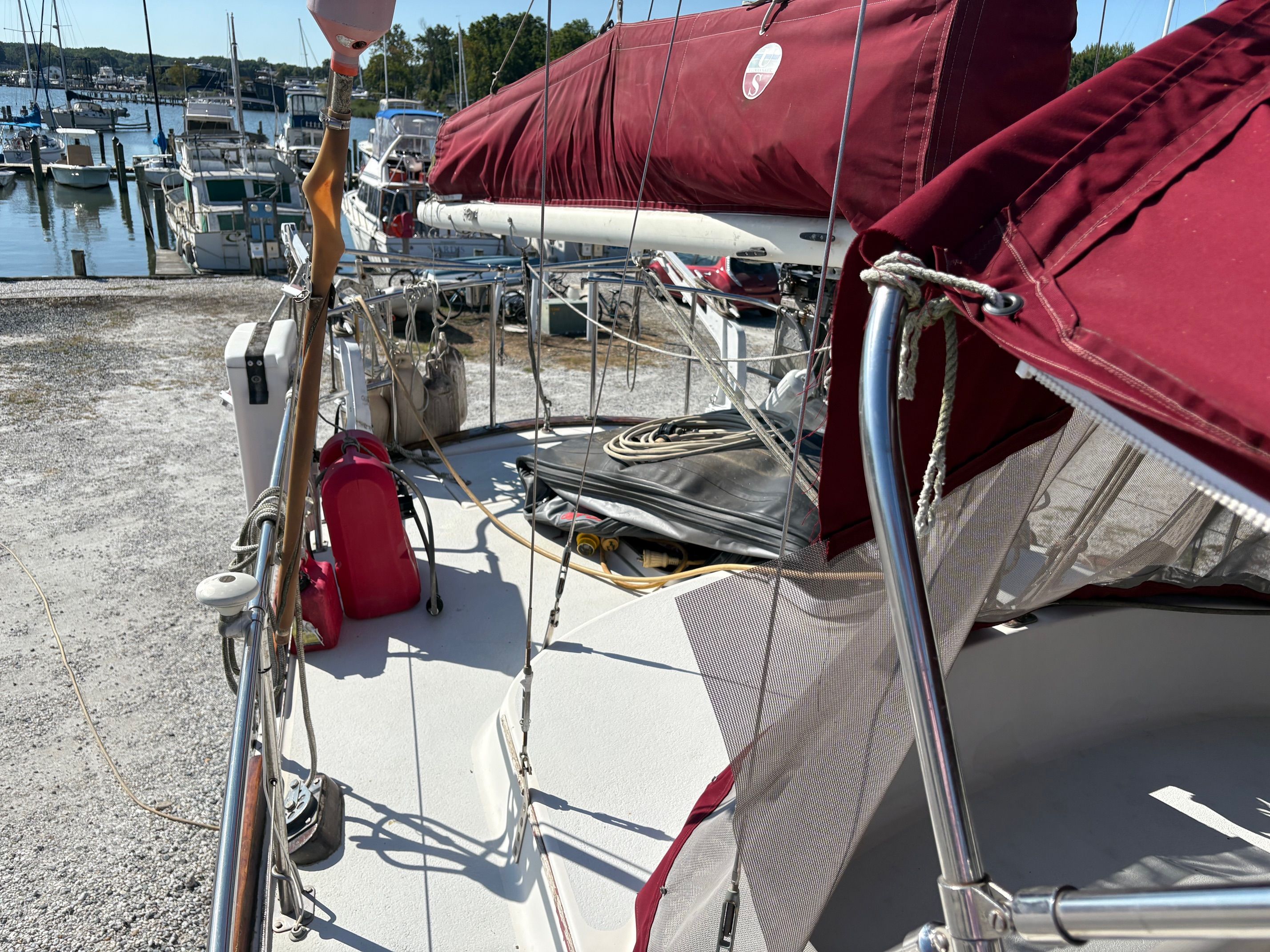 1984 Irwin 41 — photo 11