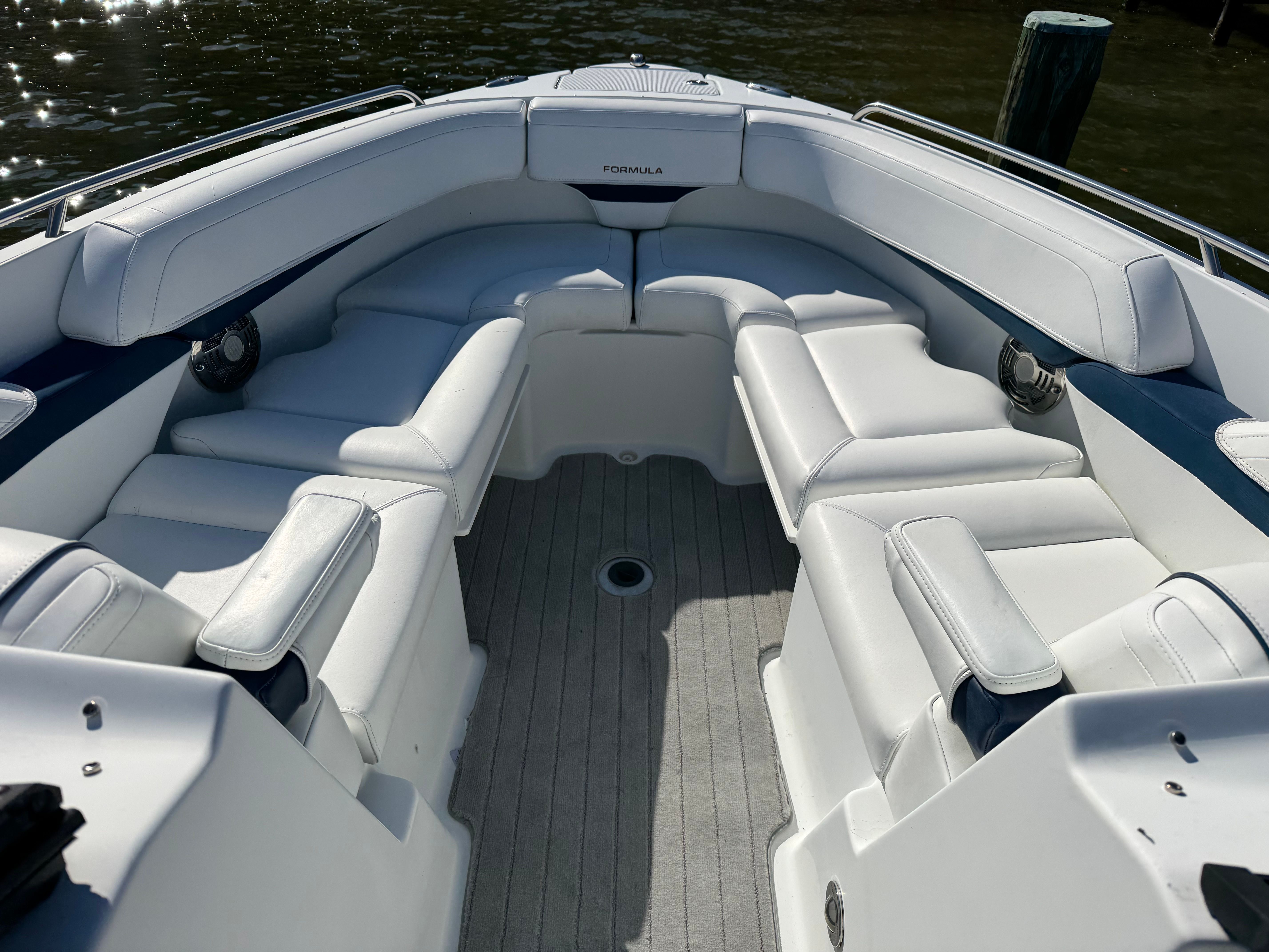 2014 Formula 270 Bowrider — photo 10