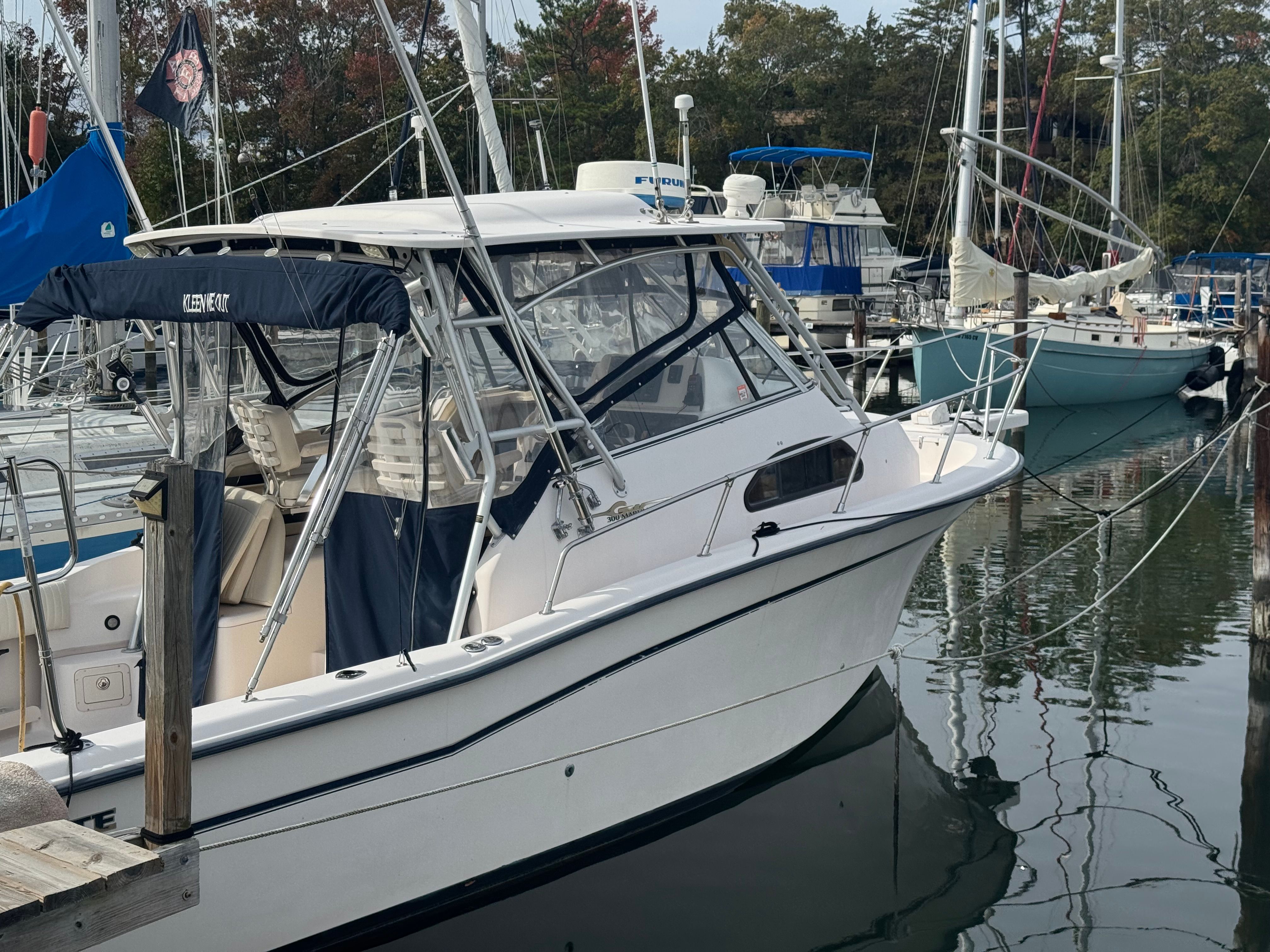2004 Grady-White Marlin 300 — photo 4
